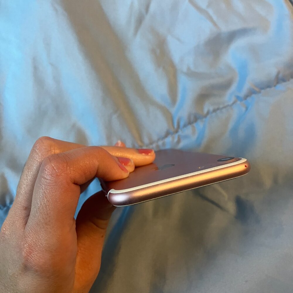 iPhone 7 Rose Gold (For Parts) – iCloud Removed – Model A1660 - Picture 4 of 7